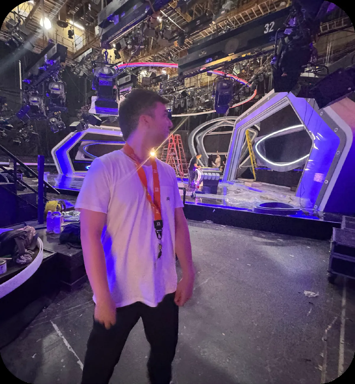 Lucas on a Canal 13 television set